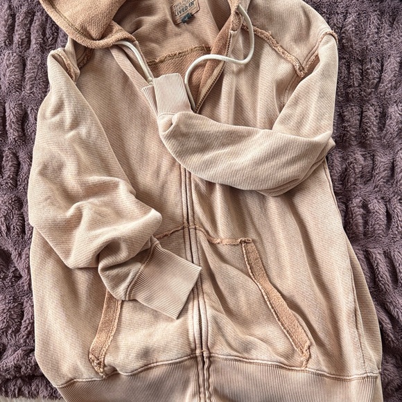 AE Sweatshirt - Picture 2 of 2